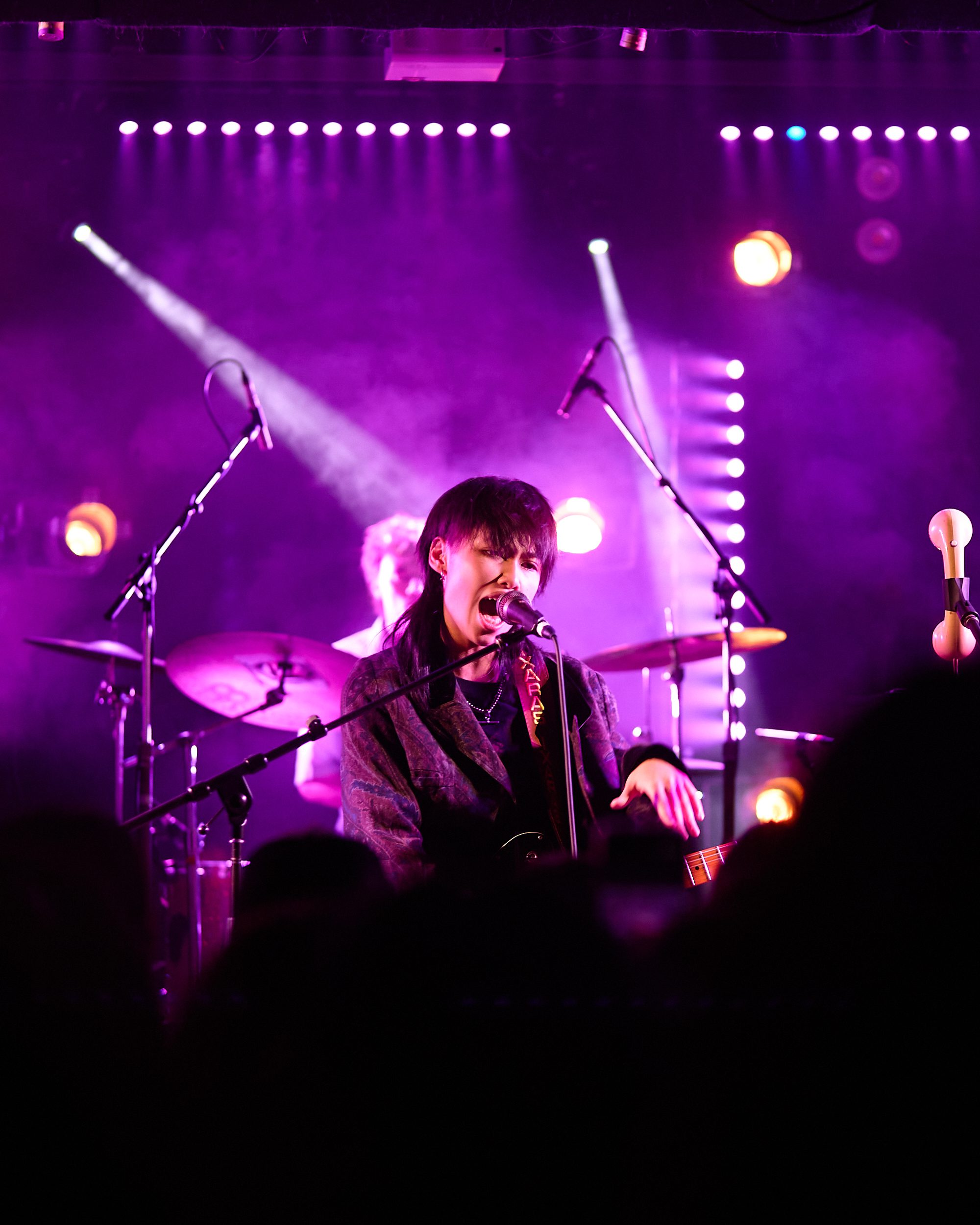 Ixarax performing at Melbourne's Leadbeater Hotel